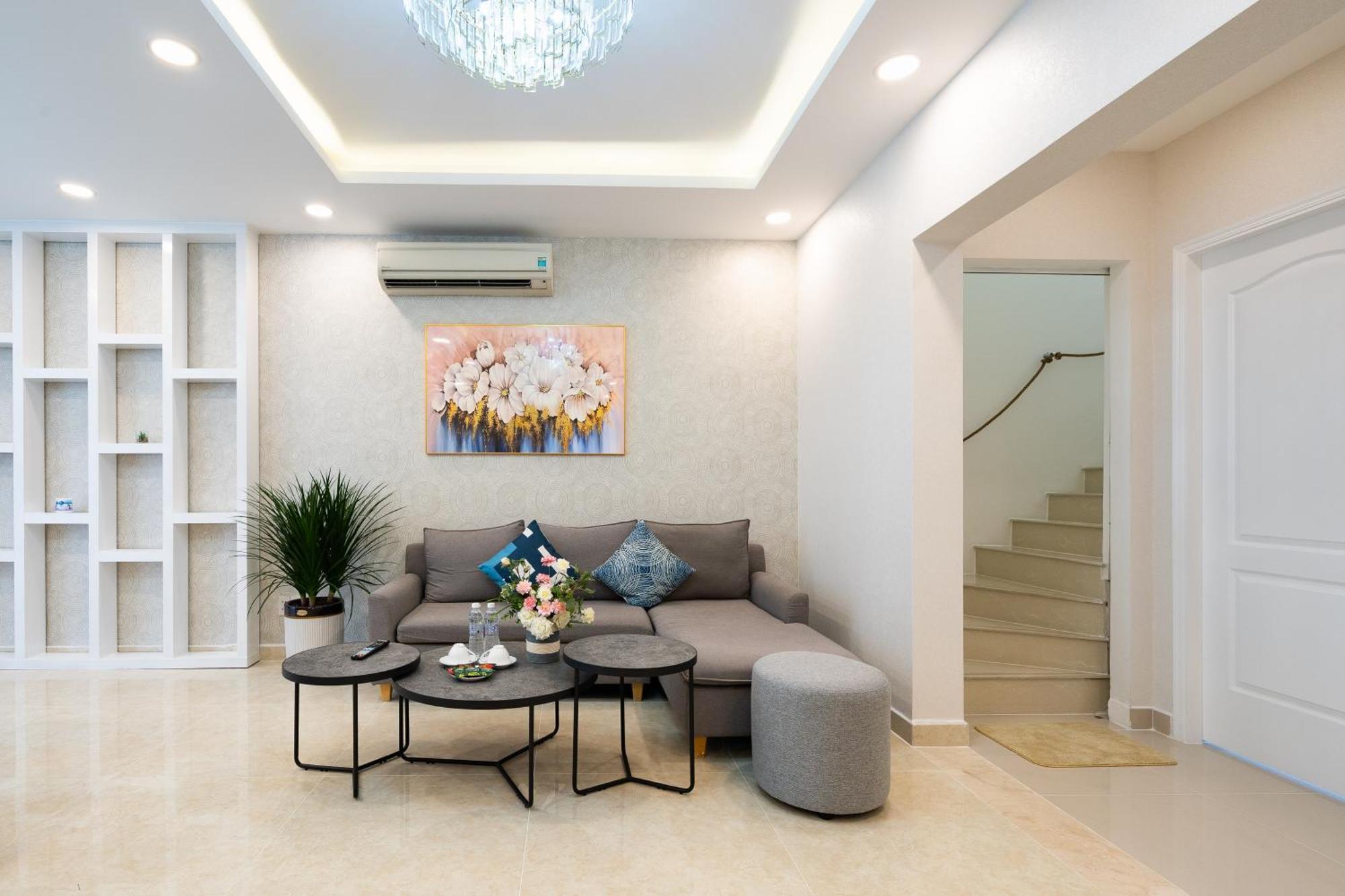 Convinia Luxury Starhill * TP. Hồ Chí Minh